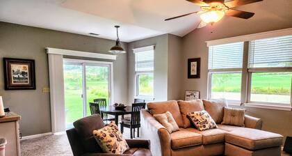 Roomy 1 Bedroom Cottage in Old Kinderhook. Pets Welcome!