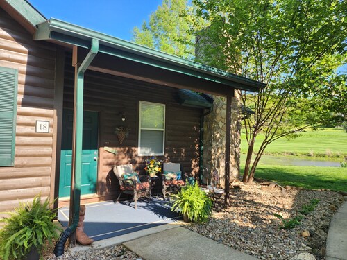 Roomy 1 Bedroom Cottage in Old Kinderhook. Pets Welcome!