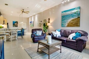 TV - Beachside Condo w/ Pools, Hot Tubs & Balcony (South Padre Island)