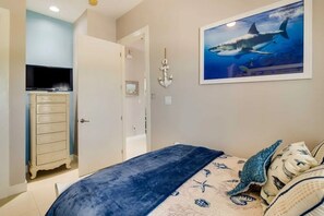 2 bedrooms, iron/ironing board, WiFi, bed sheets - Beachside Condo w/ Pools, Hot Tubs & Balcony (South Padre Island)