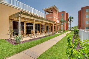 Terrace/patio - Beachside Condo w/ Pools, Hot Tubs & Balcony (South Padre Island)