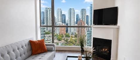Smart TV, fireplace