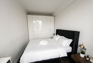 1 Schlafzimmer, Schreibtisch, Reisekinderbett, kostenloses WLAN