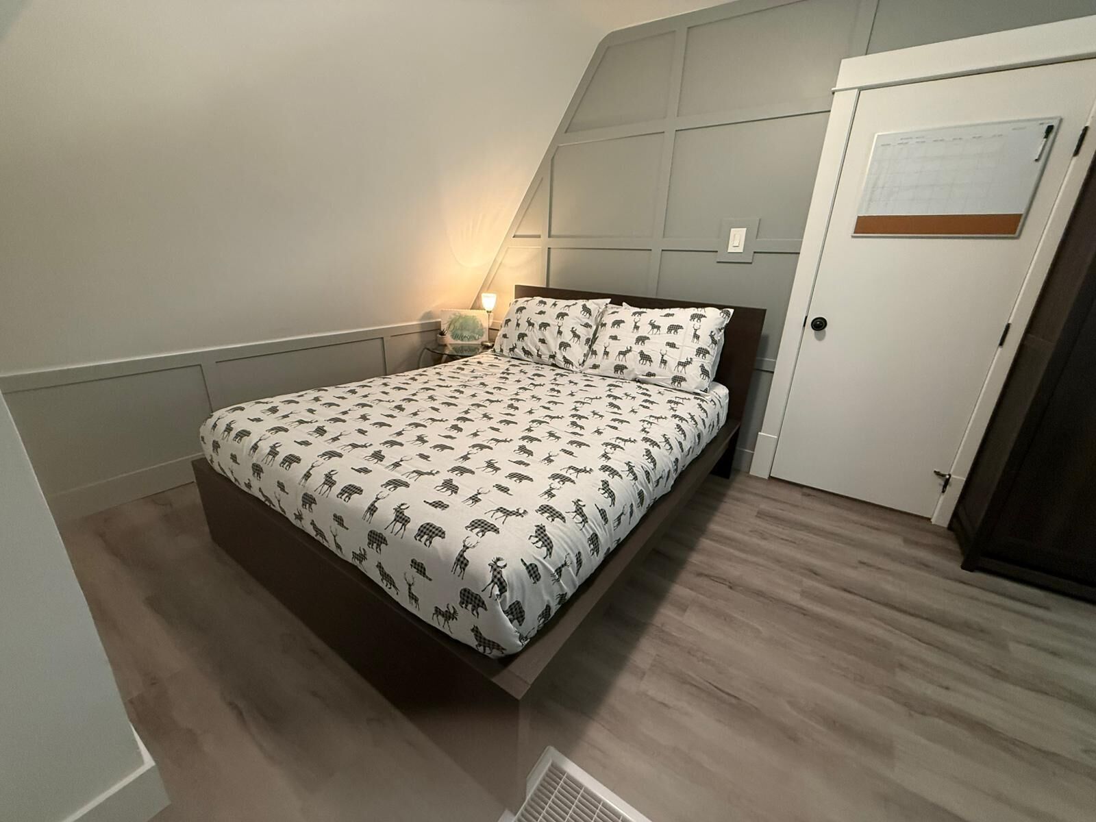 3 habitaciones, tabla de planchar con plancha y wifi gratis 