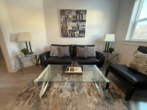 Living area - 3BDR Entire House 1BLK to River/5min Walk to DTWN (Saskatoon)