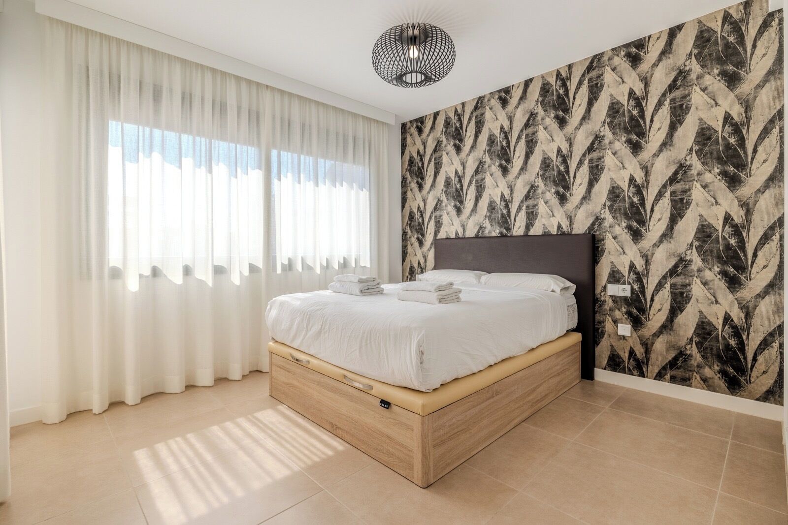 3 bedrooms, iron/ironing board, free WiFi, bed sheets