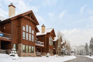 Exterior - *New Build* Black Eagle Ski-In/Ski-Out Retreat (Big Sky)