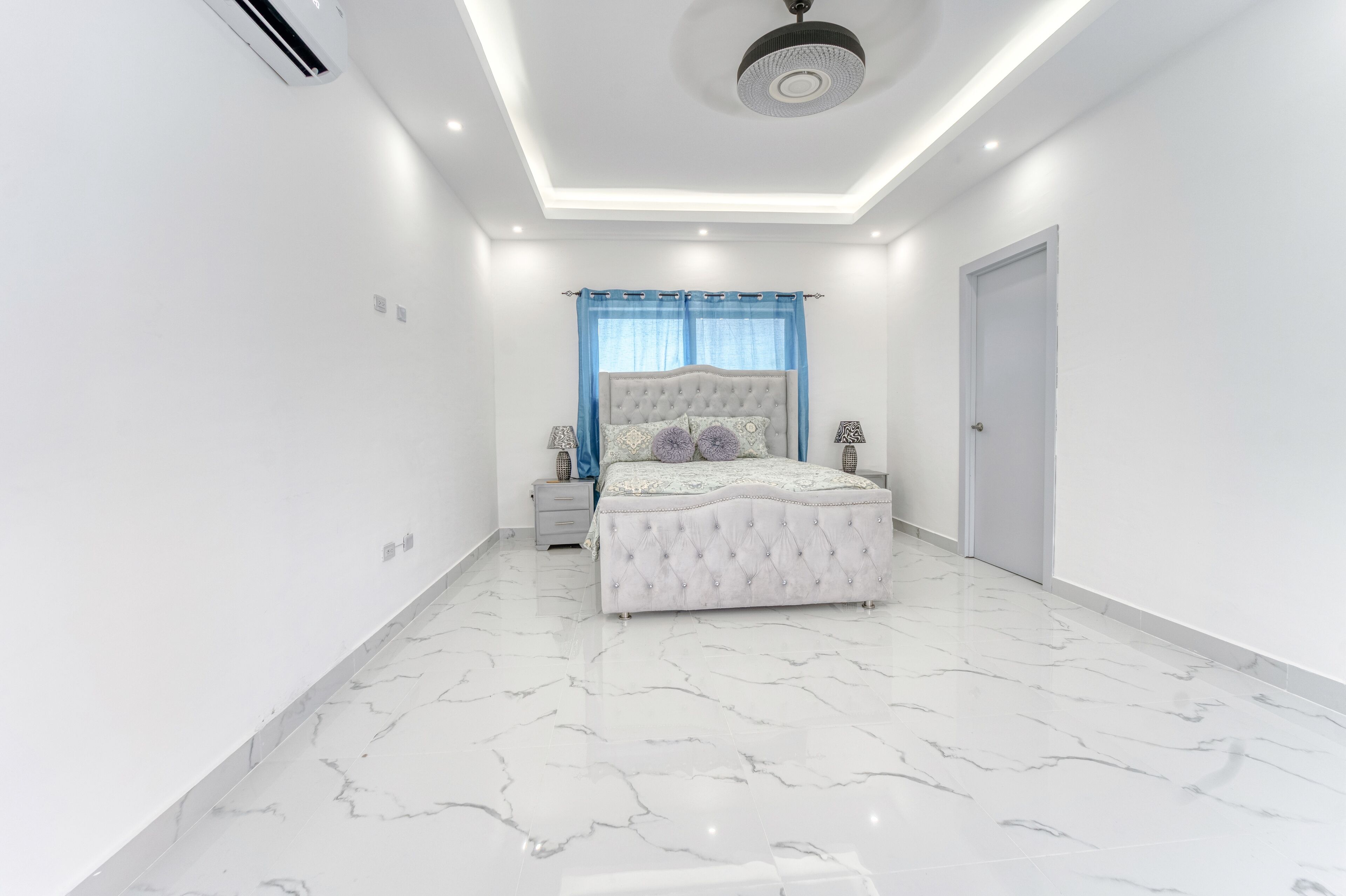 3 habitaciones, tabla de planchar con plancha y wifi 