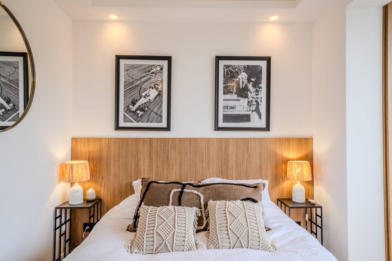 2 bedrooms, desk, WiFi