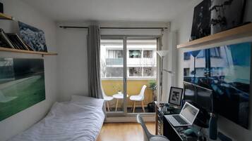 1 bedroom, desk, free WiFi, bed sheets