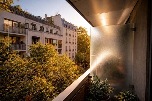 Parisian studio in the 17th district, fully equipped with balcony