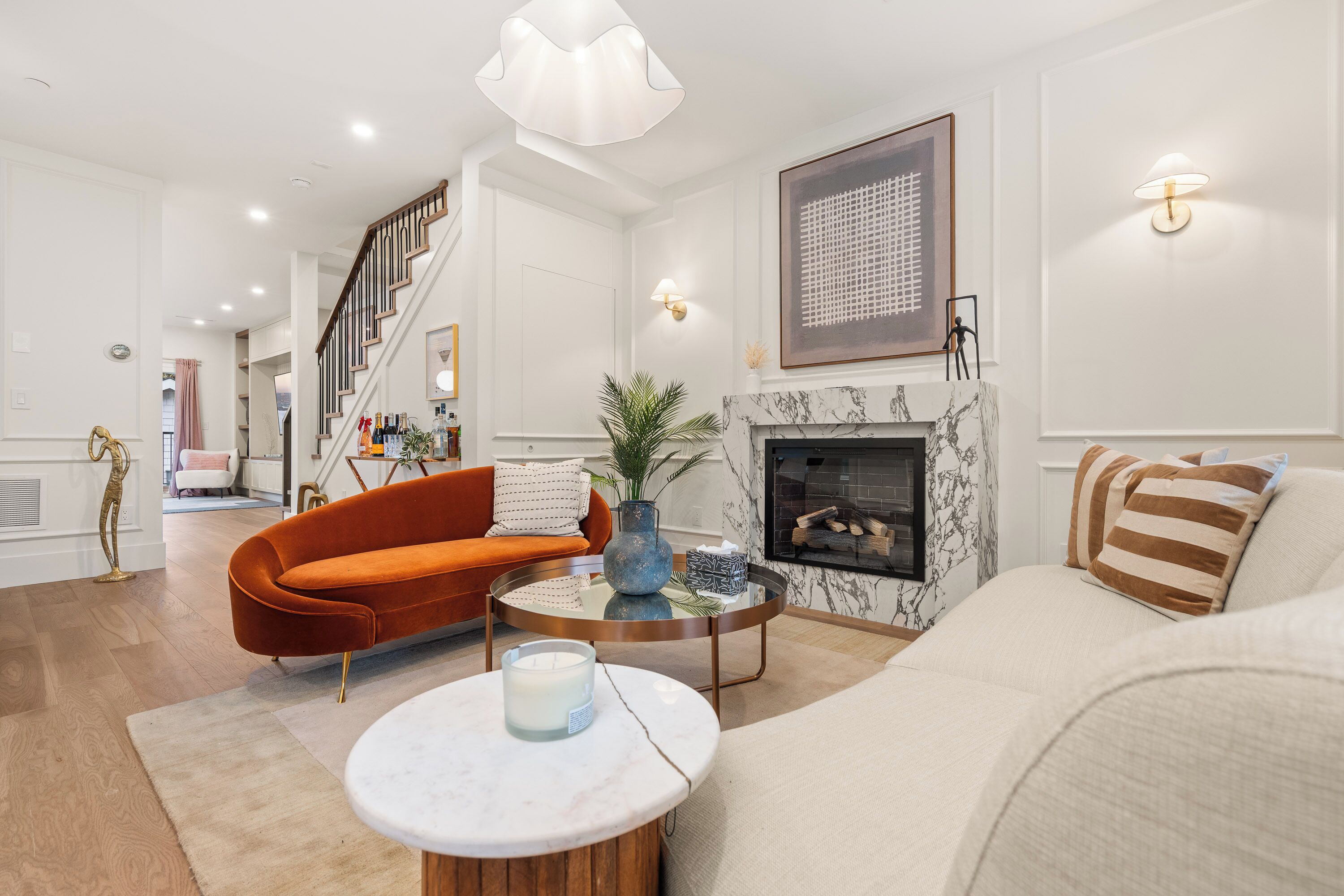 Smart TV, fireplace