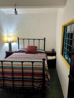 Room - Casita on quiet street just 15 minute walk to historic center. (Oaxaca de Juárez)