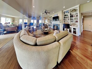 Property amenity - Galveston Baywatch (Galveston)