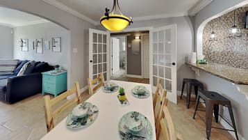 House (2 Bedrooms) | Property amenity