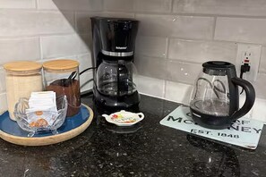 Kaffee und/oder Kaffeemaschine