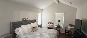 Welcome to Silver-lining a beautiful 3-bedroom house in delightful McKinney.