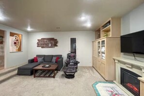 Smart TV - PA West side Getaway (Port Angeles)