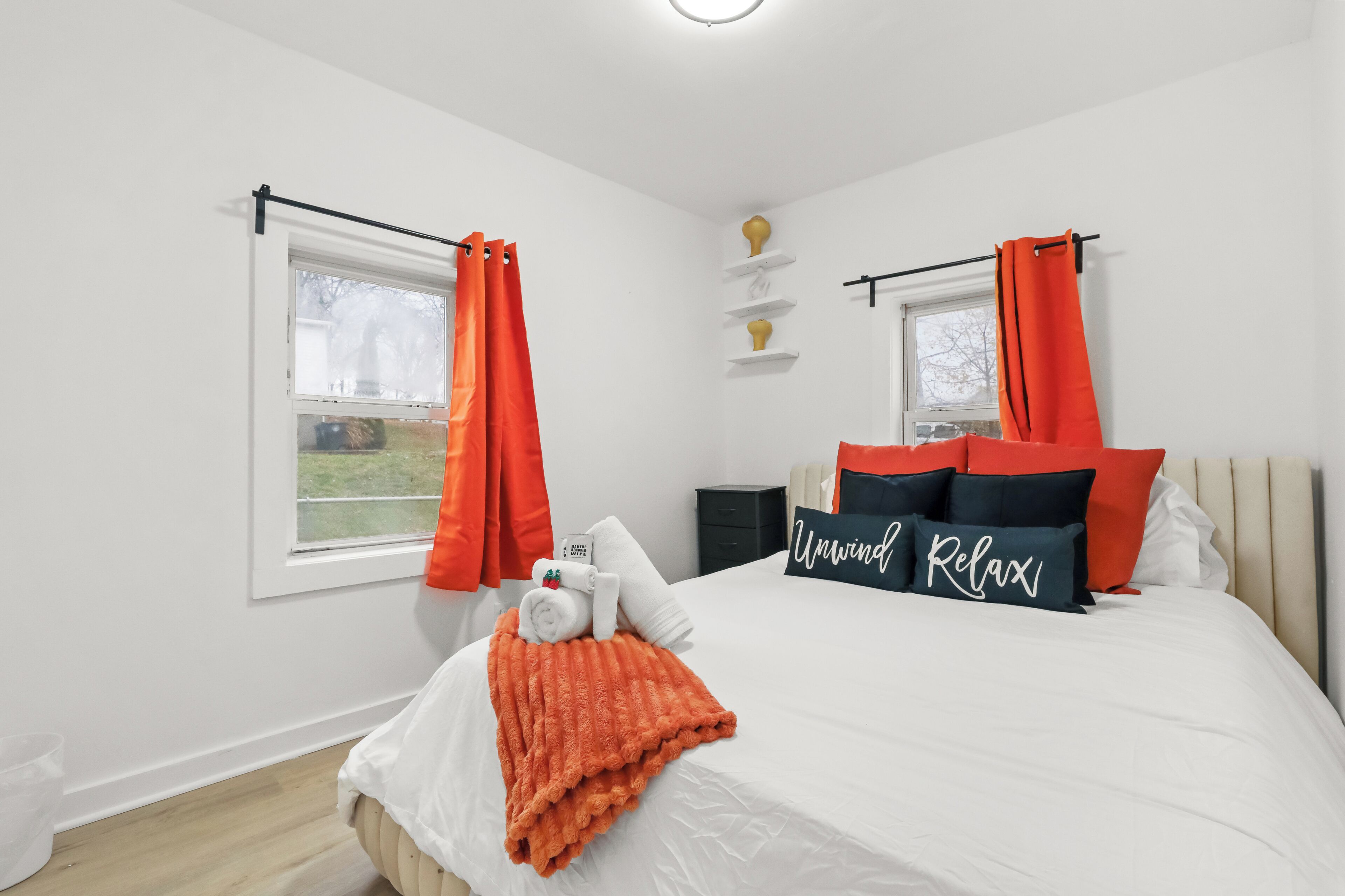3 bedrooms, iron/ironing board, Internet, bed sheets