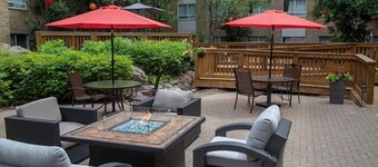 King Studio Suite w/ Full Kitchen + Breakfast
