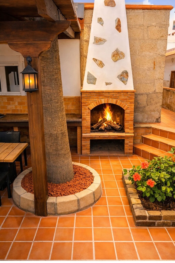 BBQ/picnic area - Zakshouse (Arona)