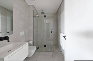 Hair dryer, towels - Modern Living |Lock Up and Go | Heart of Sea Point (Cape Town)
