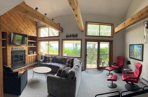 Okemo Trailside Retreat - Hot Tub, Sauna & On-Demand Ski Shuttle