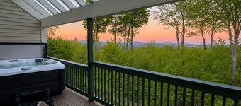 Okemo Alpine Escape: Views, Hot Tub, Sauna & Easy Ski Access