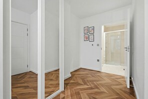 Interior - Spacious 2BR near Stratford Station   Olympic Park (Greater London)