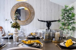 Dining - Spacious   Stylish 3-Bedroom Home with Free Parking in SW17 (Greater London)