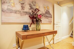 Interior - Elegant 4-Bed Apartment in Pimlico   Sleep 7 (Greater London)