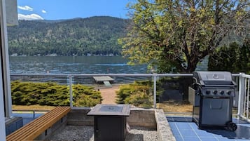 House, Balcony, Lake View | Property grounds