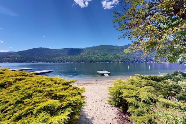 House, Balcony, Lake View | Beach