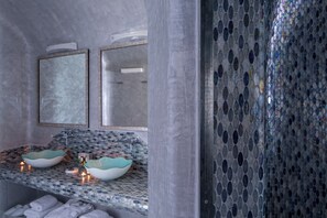 Bathroom - Iokasti Villa, Cloud 9 Santorini (Thira - Santorini)