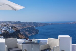 Outdoor dining - Iokasti Villa, Cloud 9 Santorini (Thira - Santorini)