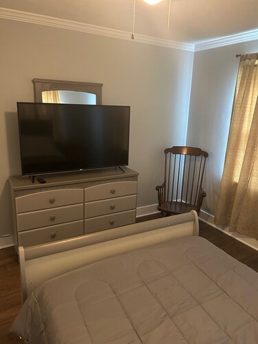 Peaceful 4-bedroom house in Lutcher, located between New Orleans and Baton Rouge