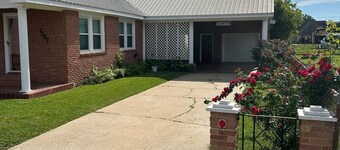 Peaceful 4-bedroom house in Lutcher, located between New Orleans and Baton Rouge