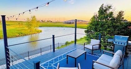 Luxury Lake & Golf Escape: 4BR & 4BTH Home + Gym,Near UIUC / U of I - Sleeps 11+