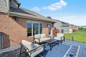 Terrace/patio - Luxury Lake & Golf Escape: 4BR & 4BTH Home + Gym,Near UIUC / U of I - Sleeps 11+ (Champaign)
