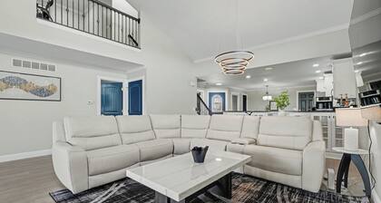 The Lake & Golf Escape Home - Spacious modern 4-bedroom townhome.