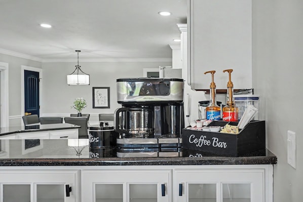 Interior - Luxury Lake & Golf Escape: 4BR & 4BTH Home + Gym,Near UIUC / U of I - Sleeps 11+ (Champaign)