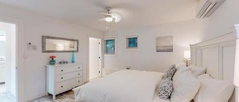 Iron/ironing board, free WiFi, bed sheets