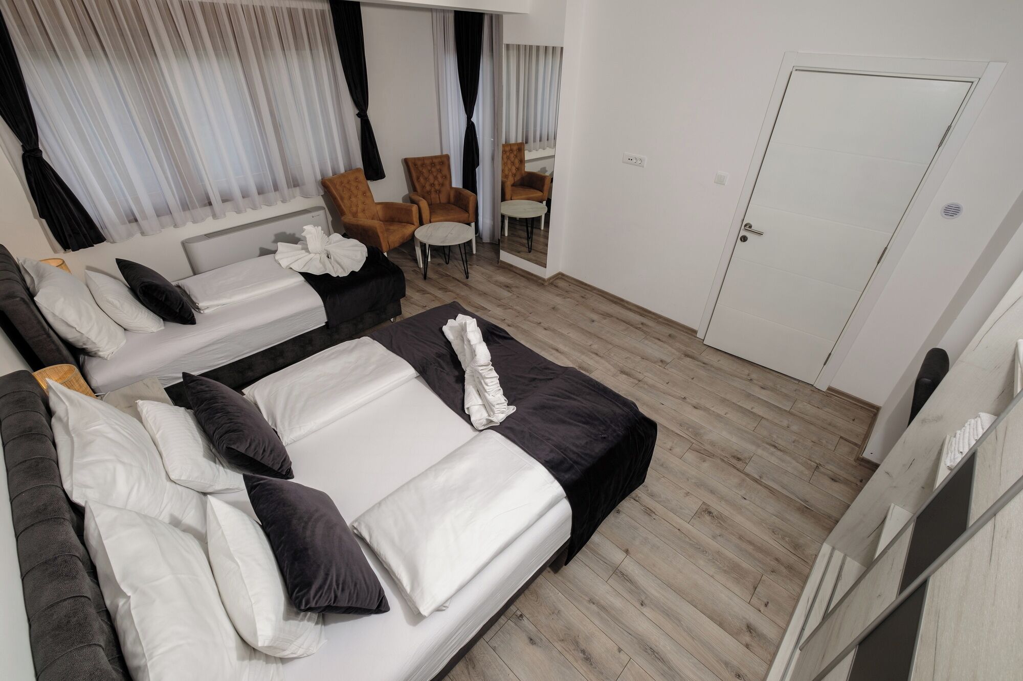 1 chambre, fer et planche à repasser, lit parapluie, Wi-Fi