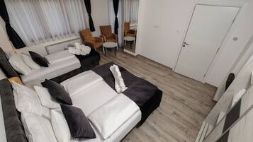 1 chambre, fer et planche Ă repasser, lit parapluie, Wi-Fi