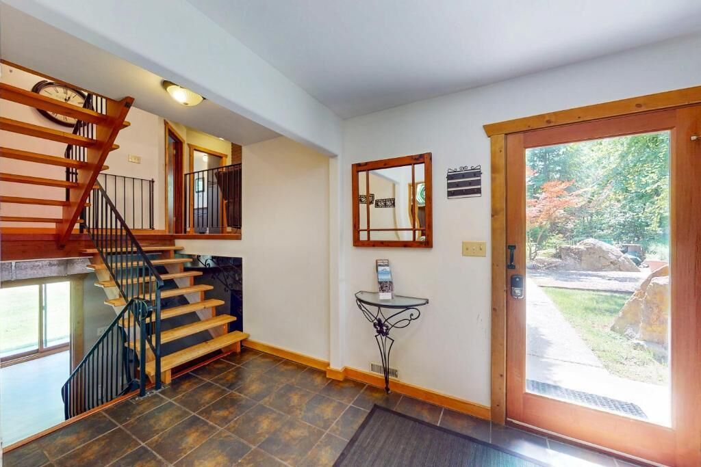 Maison, balcon | Intérieur