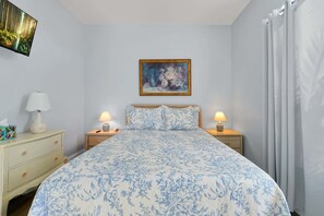 3 bedrooms, iron/ironing board, free WiFi, bed sheets - Updated 3BR Disney-Area Pool Home | Private Screened Pool | Peaceful Davenport (Davenport)