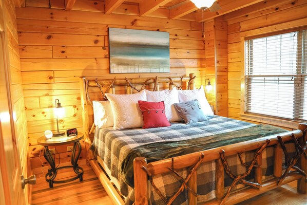 3 bedrooms, WiFi, bed sheets, wheelchair access - Woodchuck Acres- 11 acres with Mtn Views + Pond, 7 Min. from Helen (Sautee Nacoochee)
