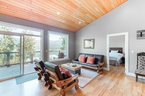 Flat-screen TV - IKES Retreat (Christina Lake)
