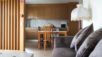 Deluxe Apartment, Patio, Garden View | Interior