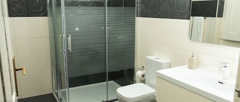 Double or Twin Room, Garden View | Bathroom